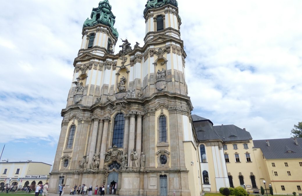 SPOJRZENIE W&nbsp;PRZYSZŁOŚĆ, CZYLI SPOTKANIE KATECHETÓW DIECEZJI LEGNICKIEJ PRZED&nbsp;ROZPOCZĘCIEM NOWEGO ROKU SZKOLNEGO 2022/2023