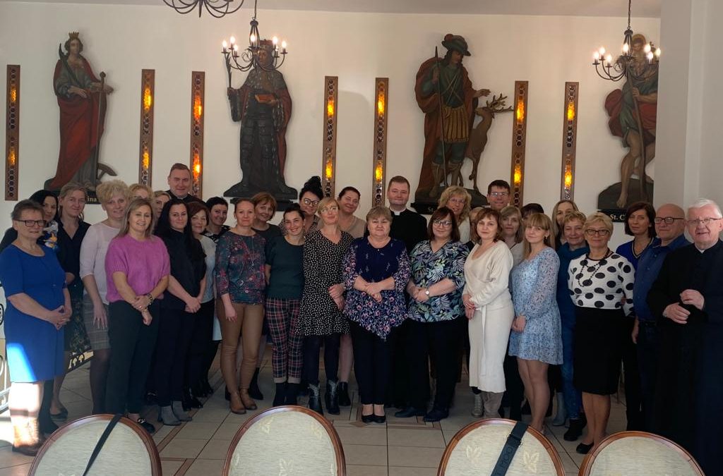 SPOTKANIE NAUCZYCIELI Z&nbsp;KRZESZOWA W&nbsp;SANKTUARIUM MATKI BOŻEJ ŁASKAWEJ