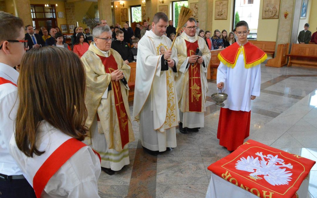 UROCZYSTOŚĆ NADANIA IMIENIA ŚW. JANA PAWŁA II&nbsp;SZKOLE PODSTAWOWEJ W&nbsp;ZESPOLE SZKOLNO-PRZEDSZKOLNYM W&nbsp;KRUSZYNIE