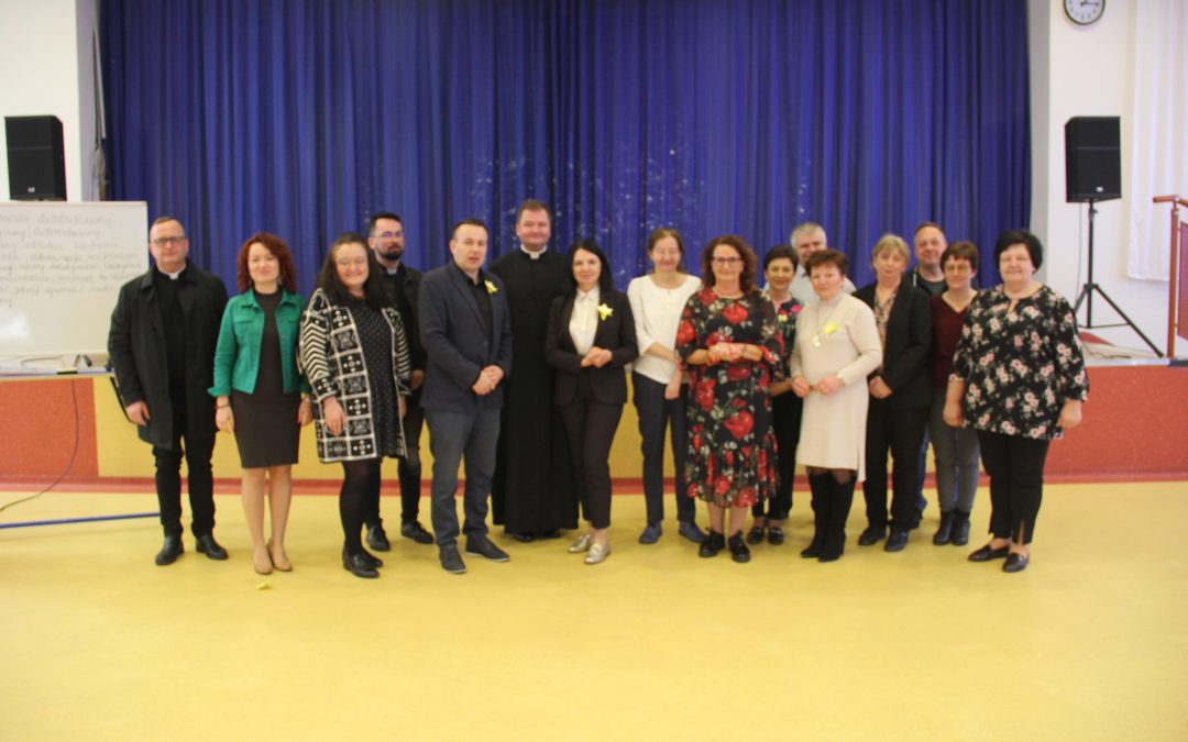 „AUTORYTET, KTÓREGO SZUKASZ” – WYJĄTKOWA KATECHEZA OTWARTA W&nbsp;„LUBAŃSKIM MICKIEWICZU”