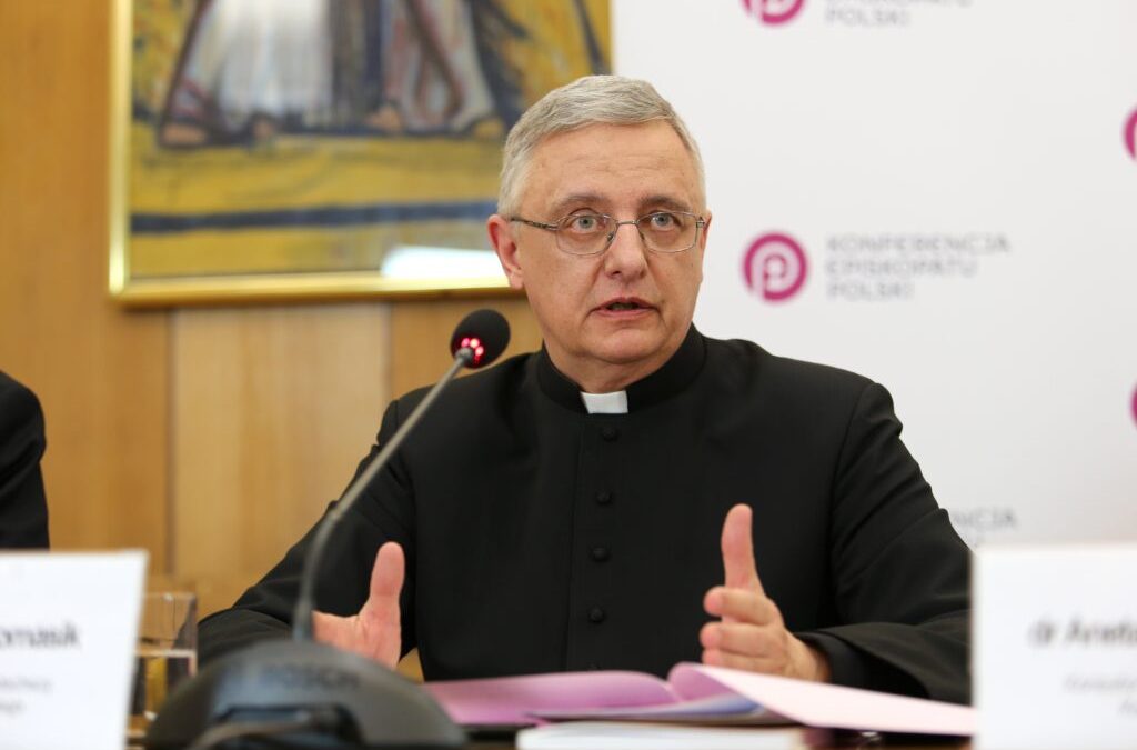 KSIĄDZ PROFESOR PIOTR TOMASIK O&nbsp;RELIGII W&nbsp;SZKOŁACH