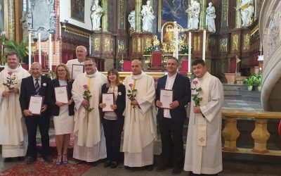 ABSOLWENCI PODYPOLMOWYCH STUDIÓW TEOLOGICZNO-KATECHETYCZNYCH W&nbsp;LEGNICY W&nbsp;ROKU AKADEMICKIM 2024/2025