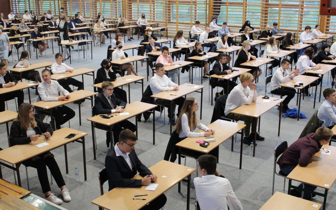 MODLITWA ZA&nbsp;MATURZYSTÓW I&nbsp;ÓSMOKLASISTÓW DIECEZJI LEGNICKIEJ
